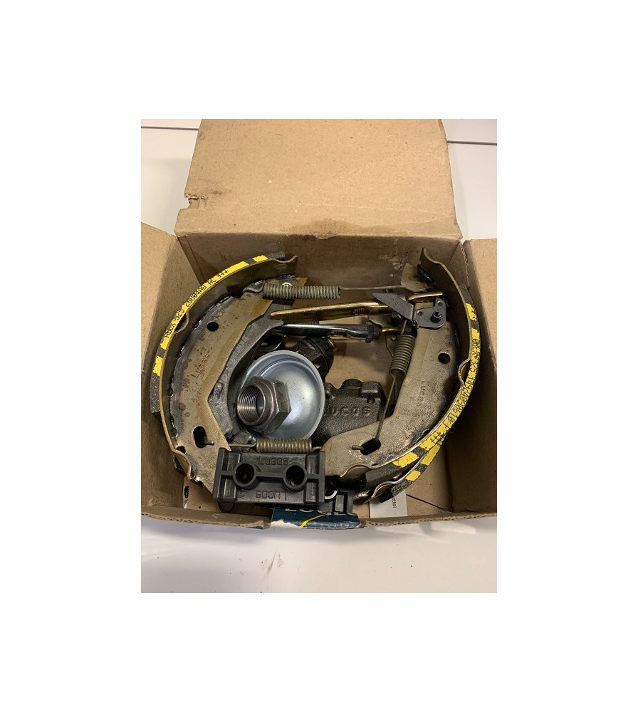 Genuine O/E Peugeot 205 1.6 GTI complete rear brake restoration kit