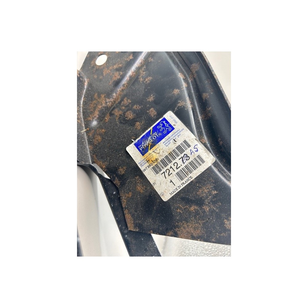コウ Brand New Genuine O/E Peugeot 205 Nearside front gusset panel
