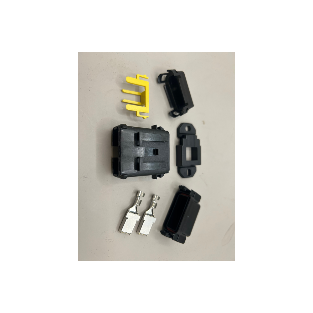 1 way maxi fuse holder kit inc. mounting bracket with 2 crimp terminals