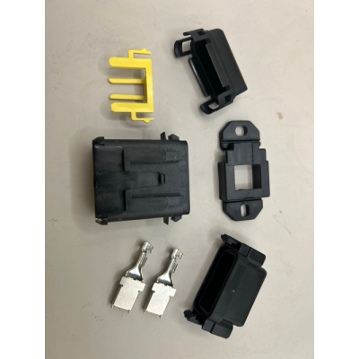 1 way maxi fuse holder kit inc. mounting bracket with 2 crimp terminals