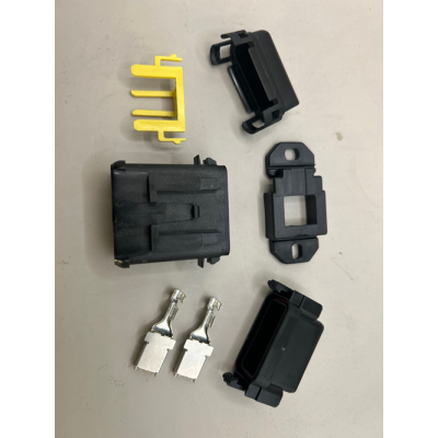 1 way maxi fuse holder kit inc. mounting bracket with 2 crimp terminals