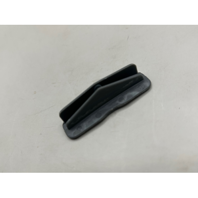 Brand New Genuine O/E Peugeot 106 front window guide retaining clip - 9227.23