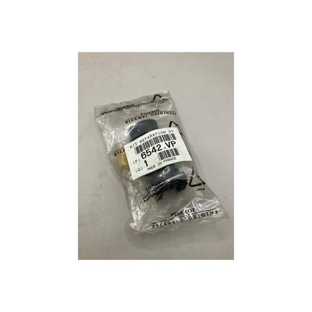 Brand New Genuine OE Peugeot 205 fuel pump connector / terminal kit - 6542.VP