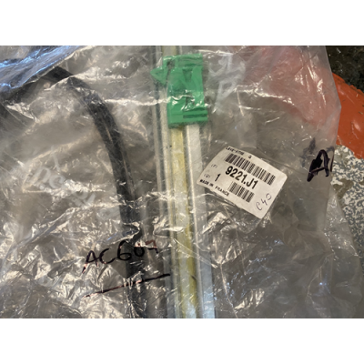 Genuine OE Peugeot 306 3 Door Window Regulator - 9221.J1