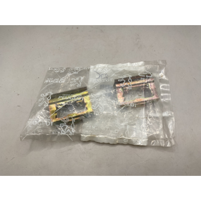 Genuine OE Peugeot 309 Carpet Clips (PAIR) - 7578.77