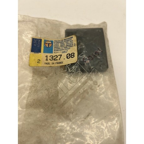 Peugeot 205 GTI radiator upper mount block (1) - 1327.08