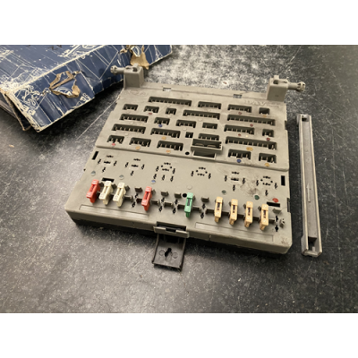Genuine OE Peugeot 205 Fuse Box - 6500.08
