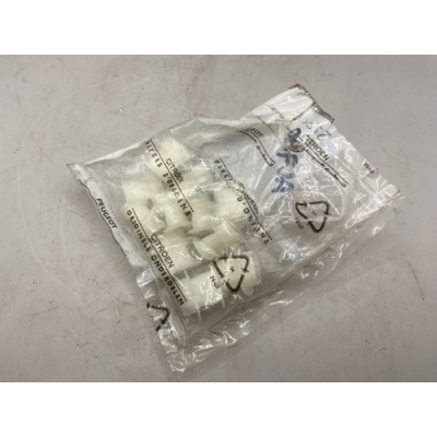 Genuine OE Peugeot 306 Fuel Filter Piping Retaining Clip - 7410.E2