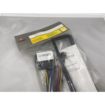 Genuine OE Citroen Radio Car Adapter Kit - Loom & Fascia - 9475.43
