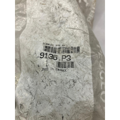 Genuine OE Peugeot 406 right hand side door lock (central dead locking) - 9136.P3