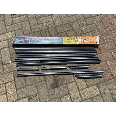 Genuine OE Peugeot 305 Mould Trim Kit Bumper Strip Kit - 10 Pieces  - VAC345