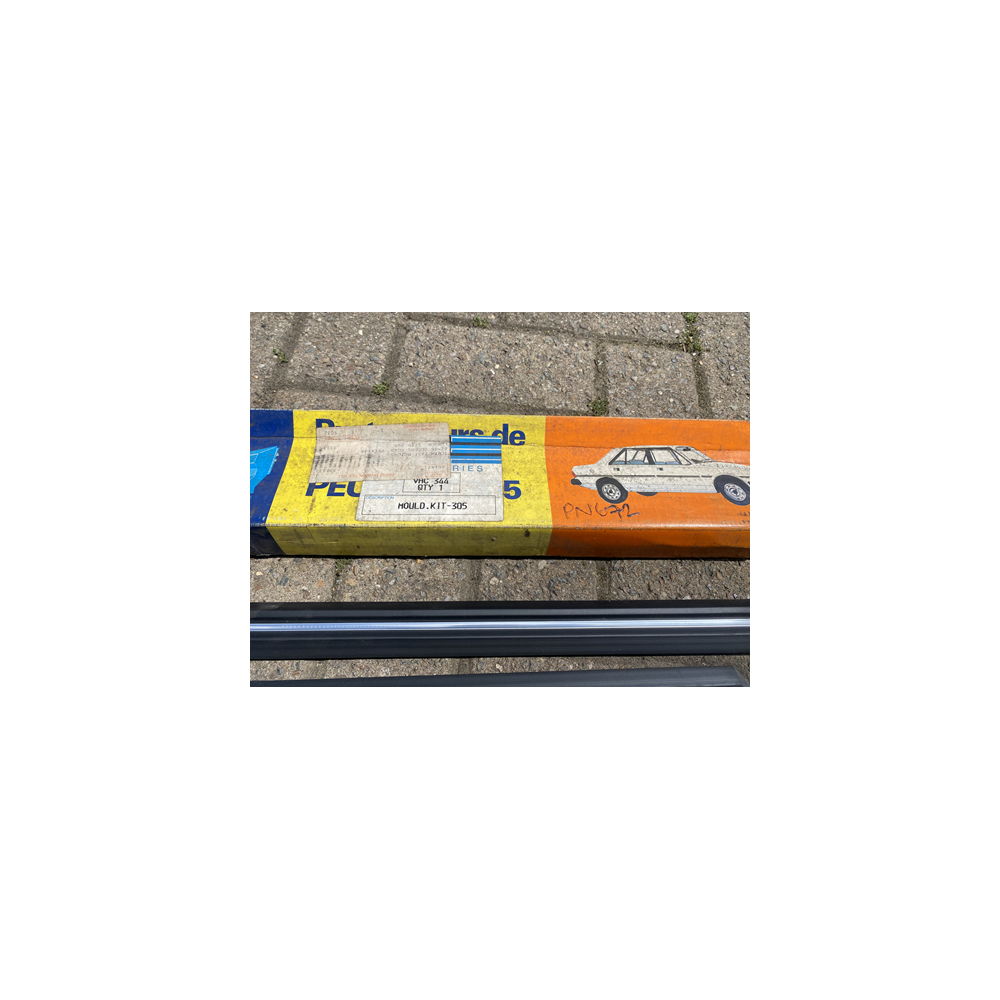Genuine OE Peugeot 305 Trim Mould Kit - 5 Door - VAC344