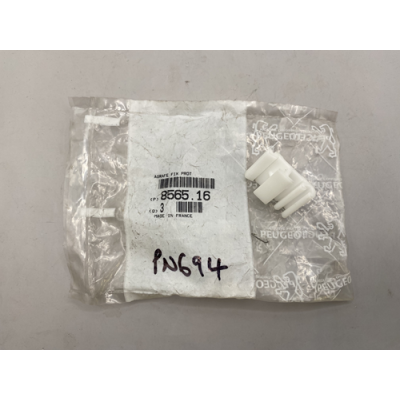 Genuine OE Peugeot 309 Door Trim Clip White - 8565.16