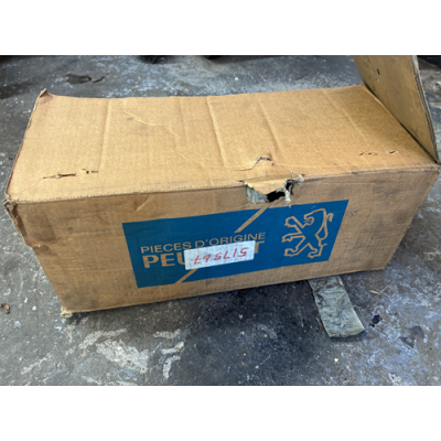 Genuine OE Peugeot 405 Mi16 Offside Rear Axle Trailing Arm & Pin - 5175.67