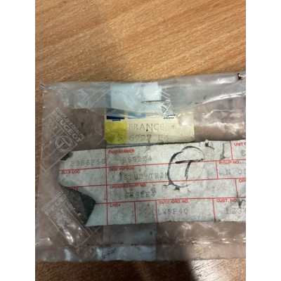 Brand New Genuine O/E Peugeot 106 retaining clip - 6992.E4 (1)