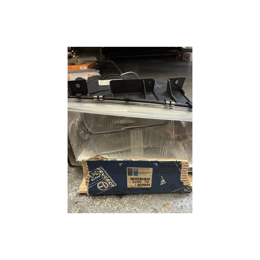 Genuine OE Peugeot 405 Offside Headlight Unit - 6205.78