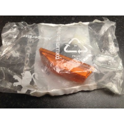 Genuine OE Peugeot 106 S1 Indicator Side Repeater